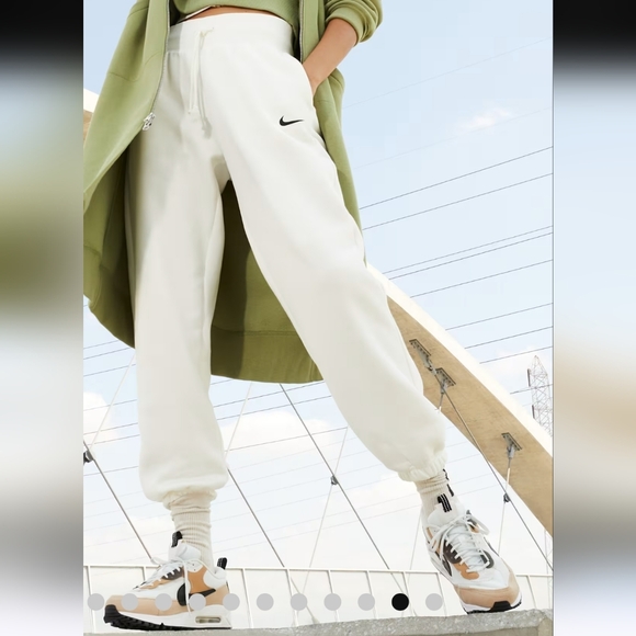 Nike Air Max 90 Futura Women's Shoes - Picture 4 of 10